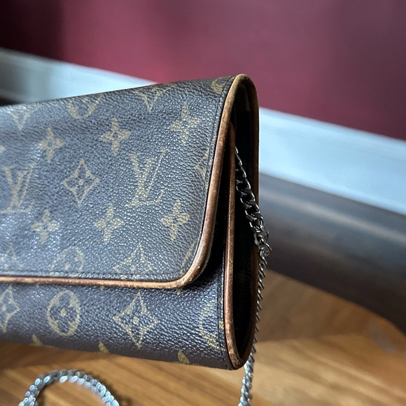 AUTHENTIC LONG TWIN GM POCHETTE LOUIS VUITTON - Picture 4 of 12